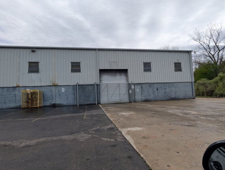 More Photos Of 551 Jay St, Coldwater Warehouse For Lease