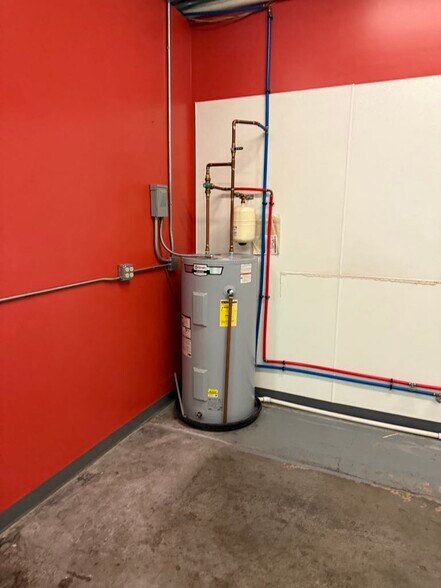 More Photos Of 601 Van Dorn St, Lincoln Warehouse For Lease