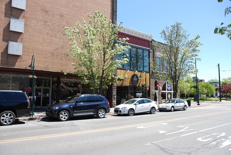 More Photos Of 127 S Union St, Traverse City Restaurant For Sale