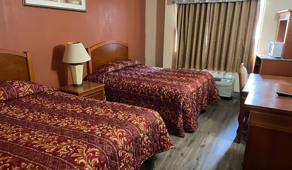 More Photos Of 12500 North Fwy, Houston Hotel For Sale