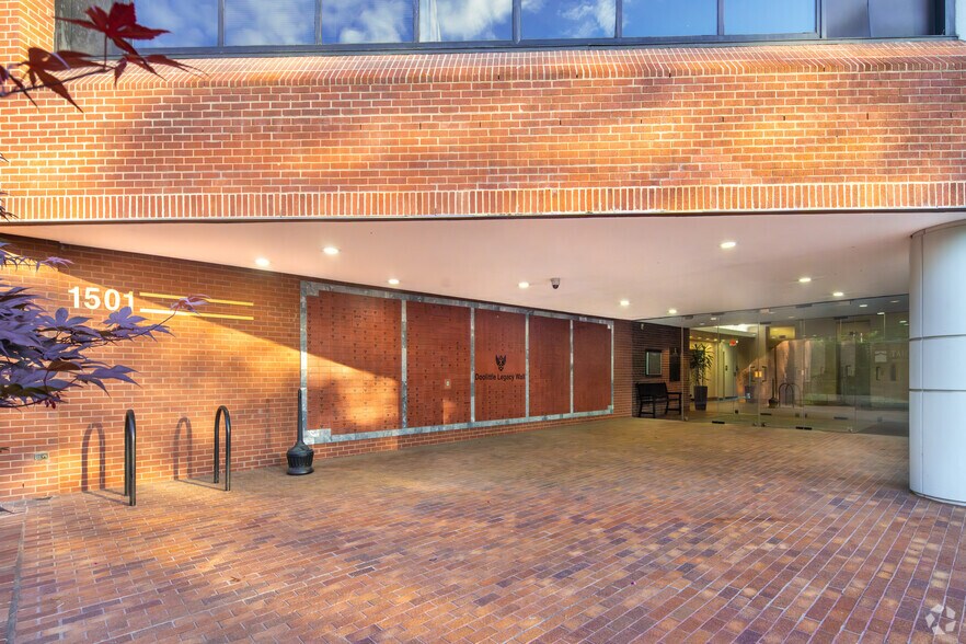 More Photos Of 1501 Langston Blvd, Arlington Office For Sale