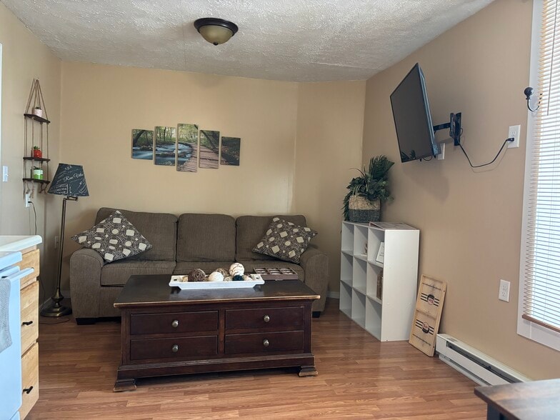 More Photos Of 206 W Main St, Mc Arthur Flex For Sale