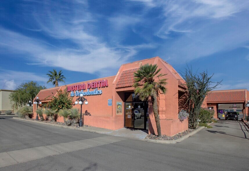 More Photos Of 7707-7895 E Broadway Blvd, Tucson Unknown For Lease