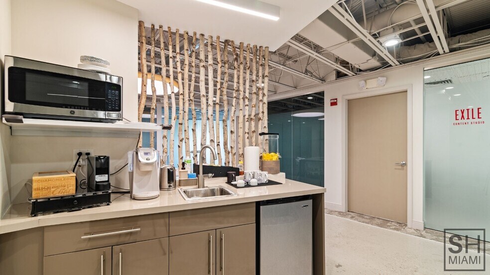 More Photos Of 820 W 41st St, Miami Beach Coworking Space