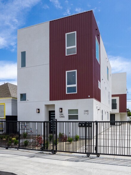 Primary Photo Of 1286 W 35th Pl, Los Angeles Apartments For Sale
