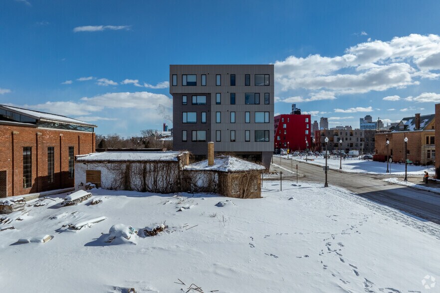 More Photos Of 3100 Brush St, Detroit Light Distribution For Lease