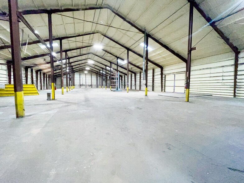 More Photos Of 1201 E 50th St, Lubbock Warehouse For Lease