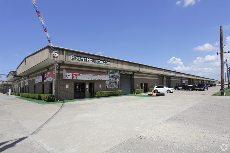 More Photos Of 6830 N Eldridge Pky, Houston Unknown For Lease
