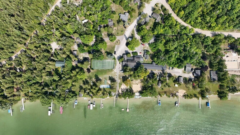 More Photos Of 18730 Fireside Hwy, Presque Isle Hotel For Sale