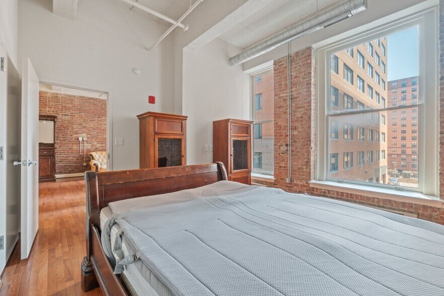 More Photos Of 311-313 W Baltimore St, Baltimore Apartments For Sale