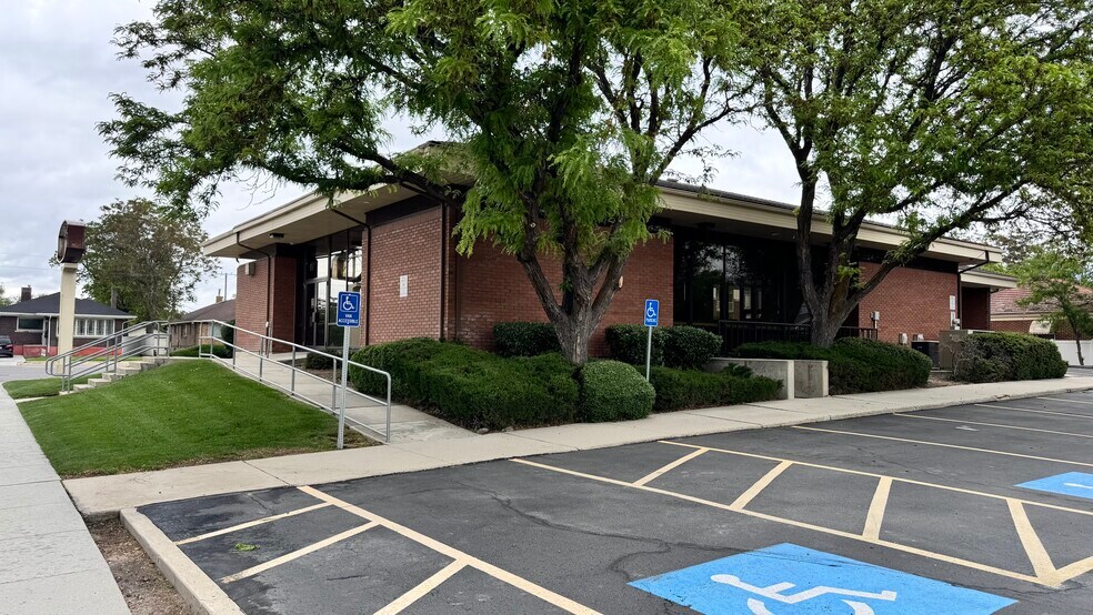 More Photos Of 159 W Center St, Midvale Bank For Lease