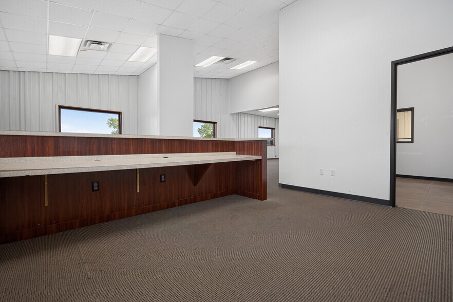 More Photos Of 1940 Harper St, Choctaw Medical For Lease
