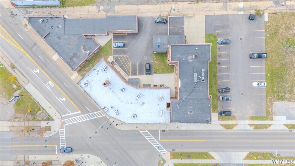 More Photos Of 524 Main St, Niagara Falls Industrial For Lease