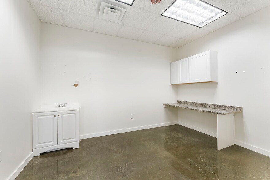 More Photos Of 26211 I-45, Spring Office For Lease