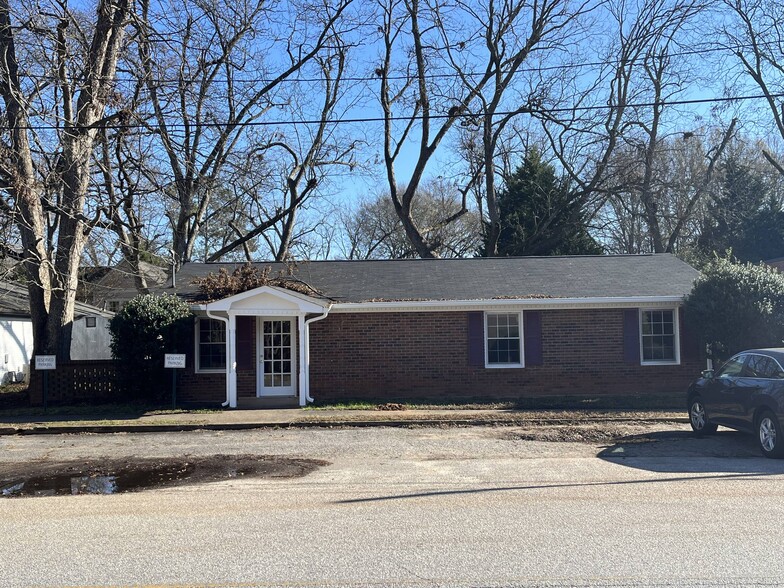 Primary Photo Of 123 Avery St, Winterville Office For Sale