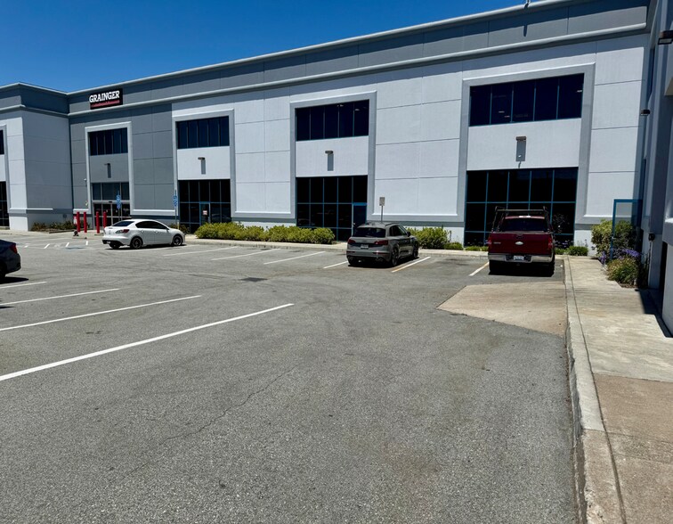 More Photos Of 1348-1368 Rollins Rd, Burlingame Warehouse For Lease