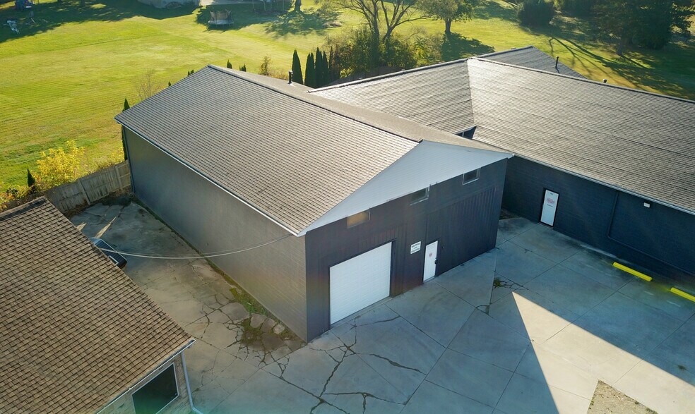 More Photos Of 5488 Richfield Rd, Flint Warehouse For Sale