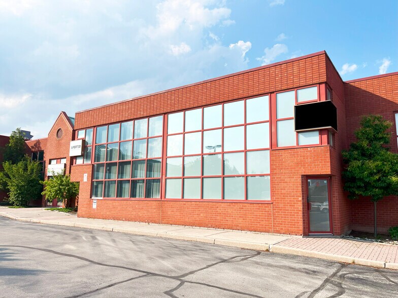 More Photos Of 5100 S Service Rd, Burlington Office For Lease