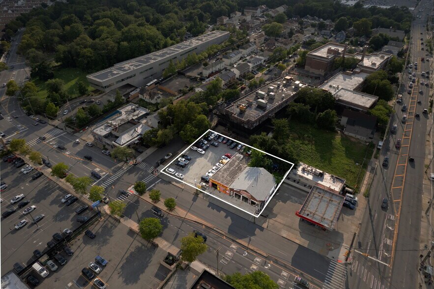 More Photos Of 930 Richmond Ave, Staten Island Auto Repair For Sale