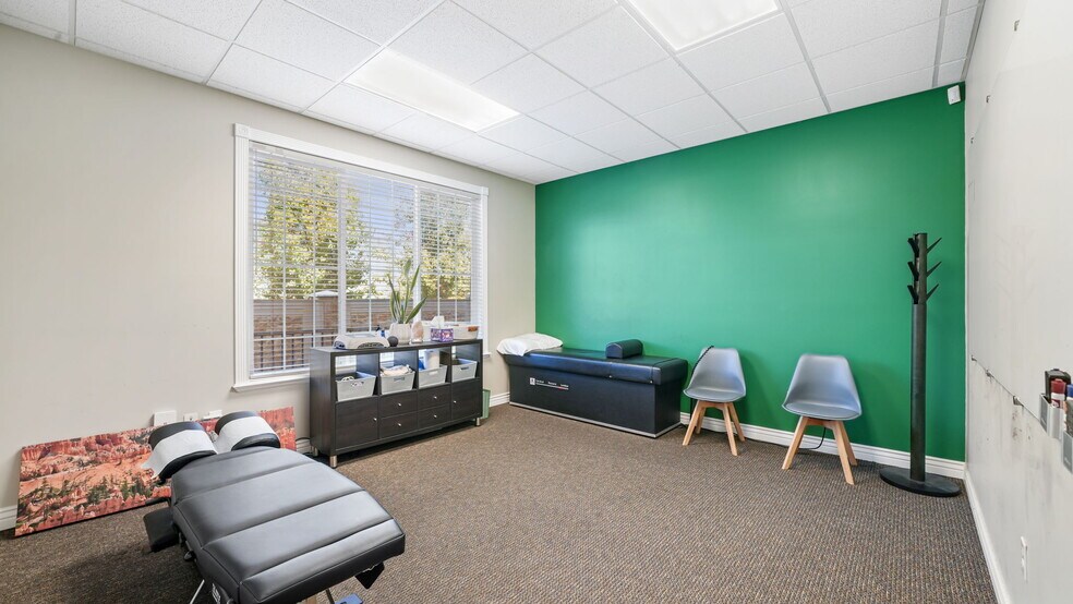 More Photos Of 891 W Baxter Dr, South Jordan Office For Sale