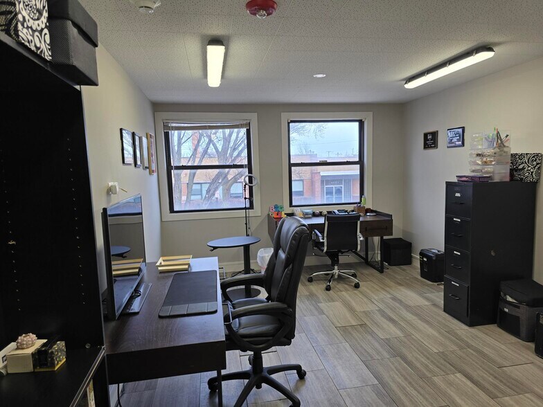 More Photos Of 8030 N Lawndale Ave, Skokie Warehouse For Sale