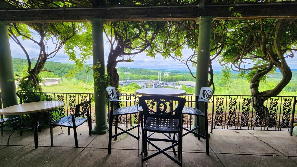 More Photos Of 6 Radcliffe Dr, Moosic Restaurant For Sale