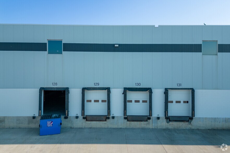 More Photos Of 1839 120 Av NE, Calgary Service For Lease