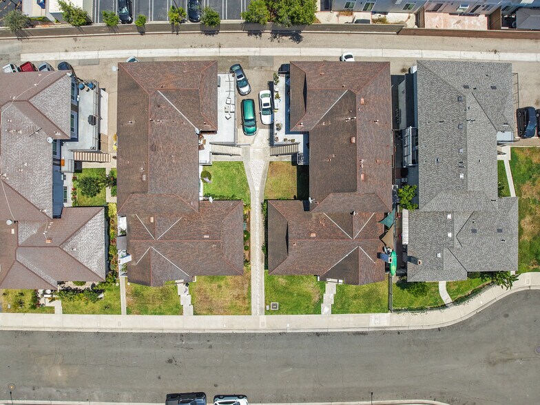 More Photos Of 18712 Demion Ln, Huntington Beach Apartments For Sale