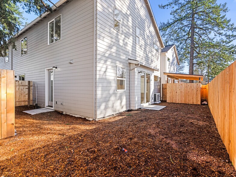 More Photos Of 7468 Tolman St, Portland Multifamily For Sale