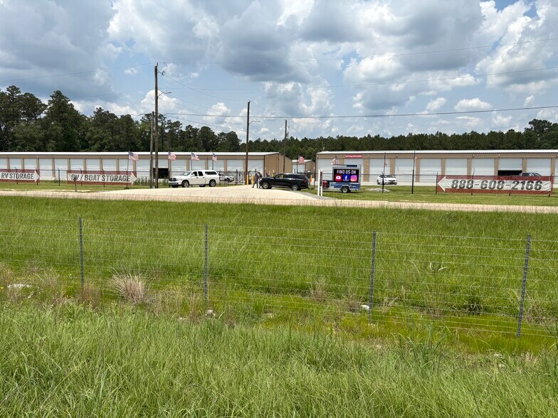 More Photos Of 18233 N I 12 Service Rd, Hammond Industrial For Lease