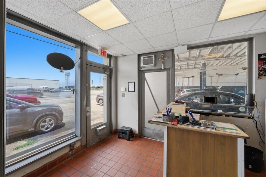 More Photos Of 2852 Wade Hampton Blvd, Taylors General Retail For Sale