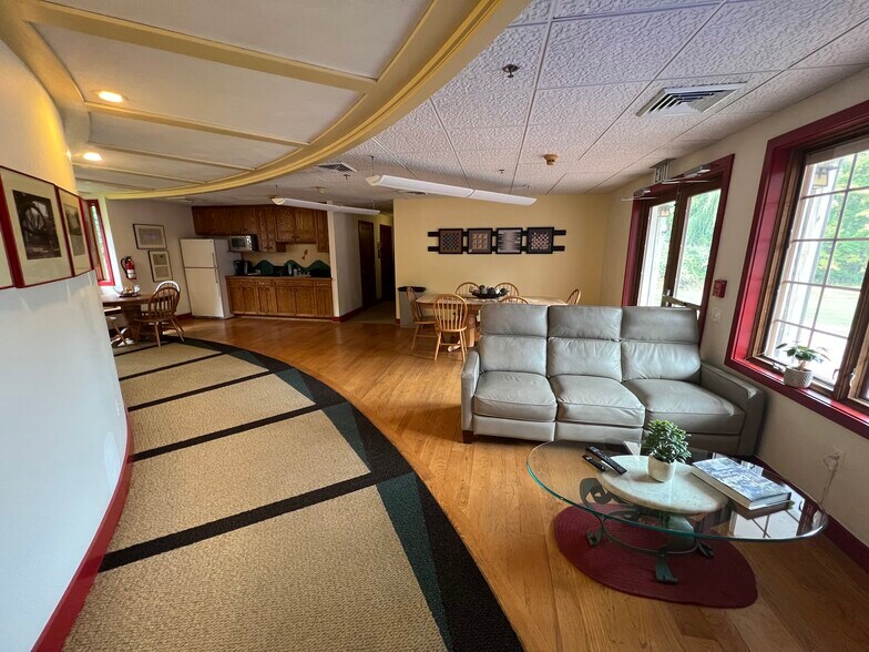 More Photos Of 381 Brinton Lake Rd, Thornton Office For Lease