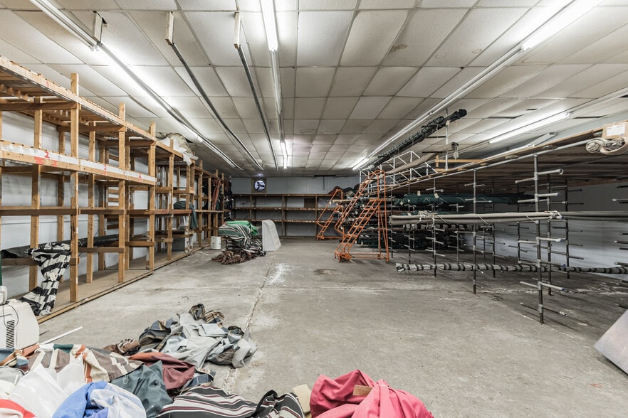 More Photos Of 65 E Fayette St, Uniontown Showroom For Sale