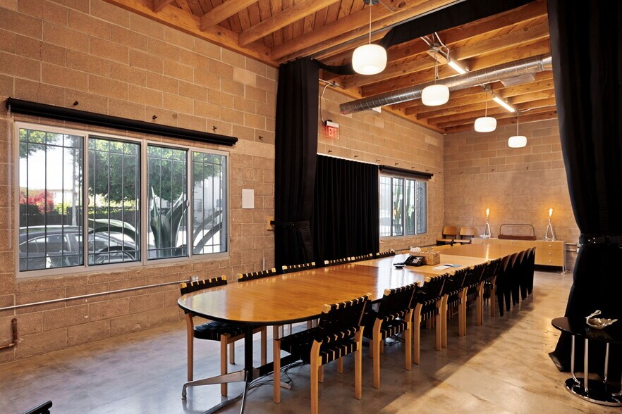 More Photos Of 5450-5458 W Washington Blvd, Los Angeles Office For Lease