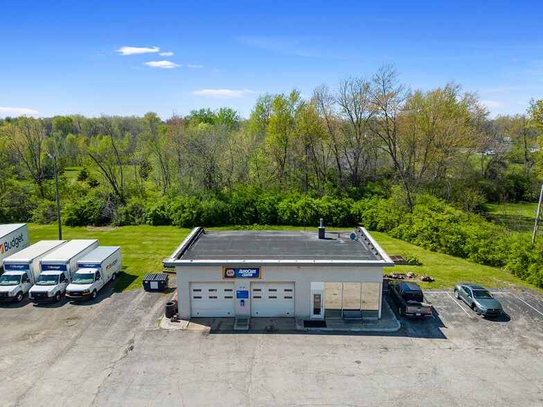 More Photos Of 3363 Broadway, Grove City Auto Repair For Sale