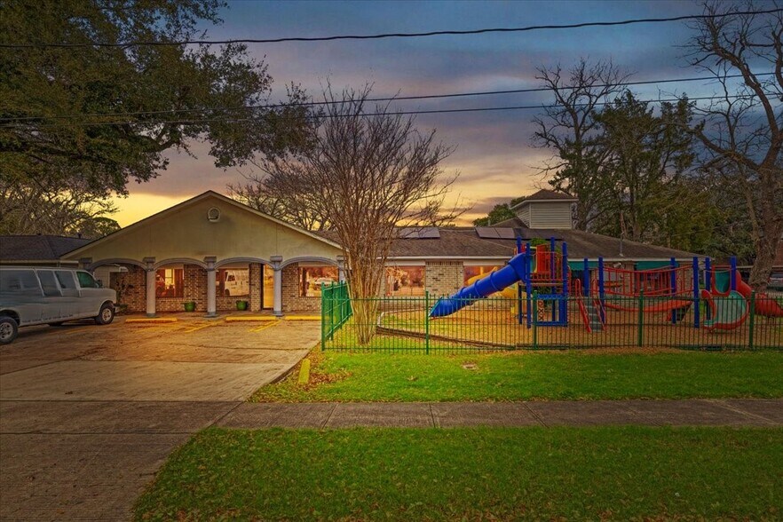 Primary Photo Of 2121 N Grand Blvd, Pearland Specialty For Sale