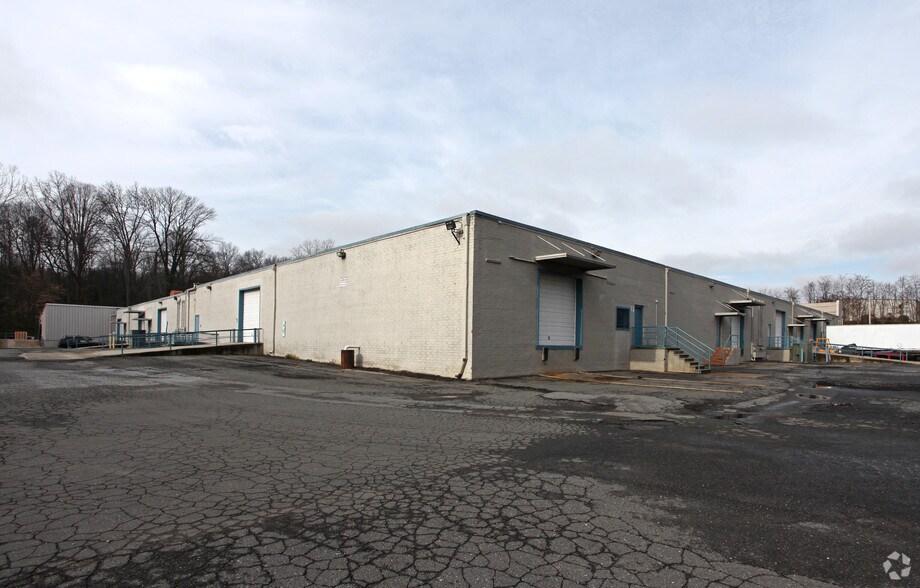 More Photos Of 724 Montana Dr, Charlotte Warehouse For Lease