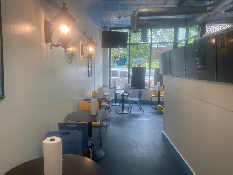 More Photos Of 1809-1811 NE Plainfield Ave, Grand Rapids General Retail For Sale