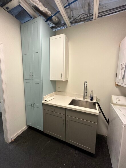 More Photos Of 2300 Knoll Dr, Ventura Manufacturing For Lease