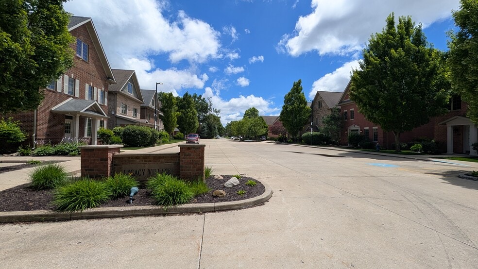 Primary Photo Of 18088-18140 Legacy Village Ct, South Bend Apartments For Sale