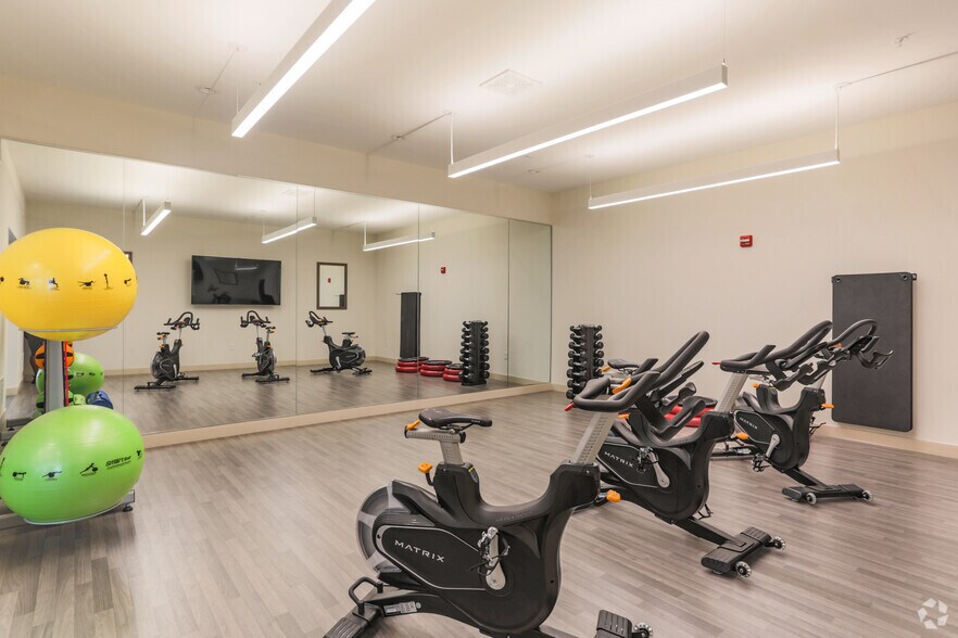 More Photos Of 1850 Merchant Ln, Hampton Apartments For Sale