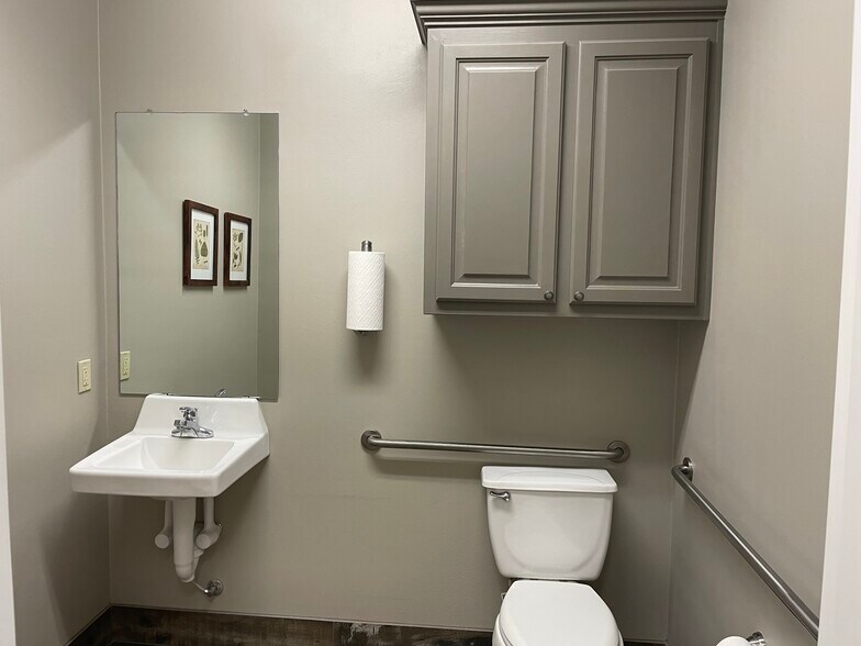 More Photos Of 14635 S Harrell's Ferry Rd, Baton Rouge Office For Sale