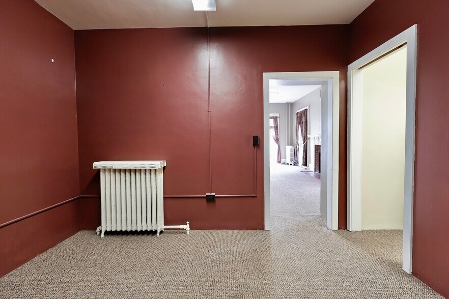 More Photos Of 72 Main St, Delhi Office Residential For Sale
