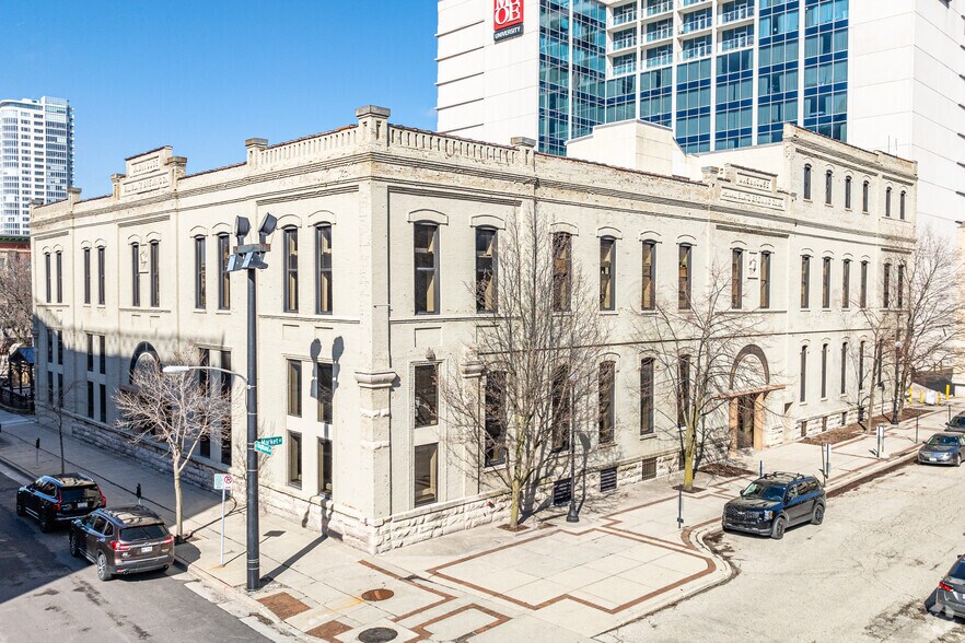 More Photos Of 1101 N Market St, Milwaukee Office For Sale