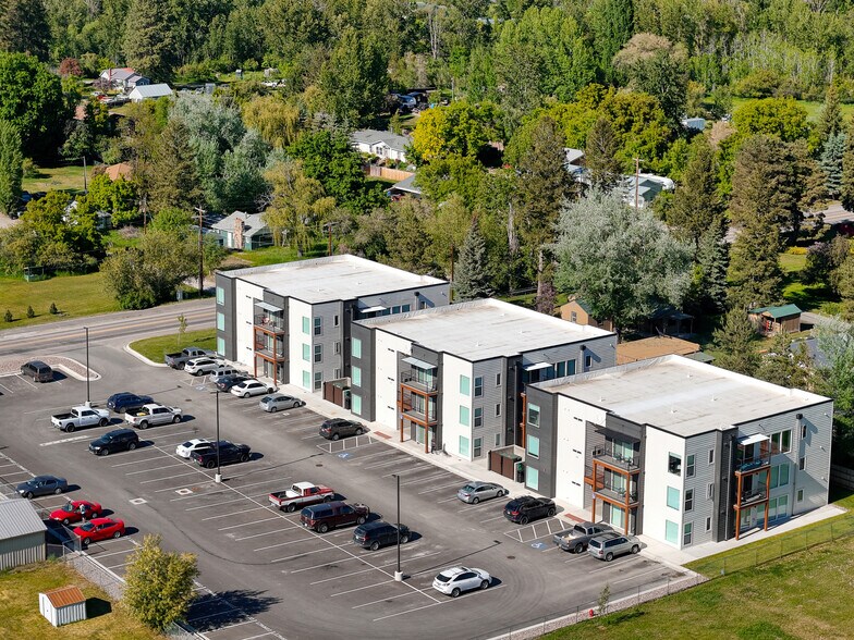 More Photos Of 128 E Evergreen Dr, Kalispell Apartments For Sale