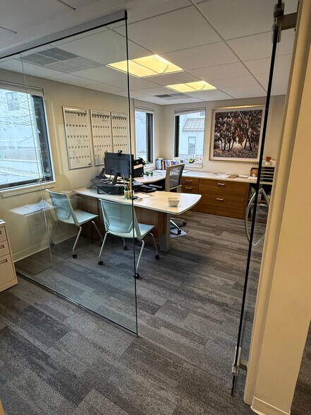 More Photos Of 6 Greenleaf Woods Dr, Portsmouth Office For Sale