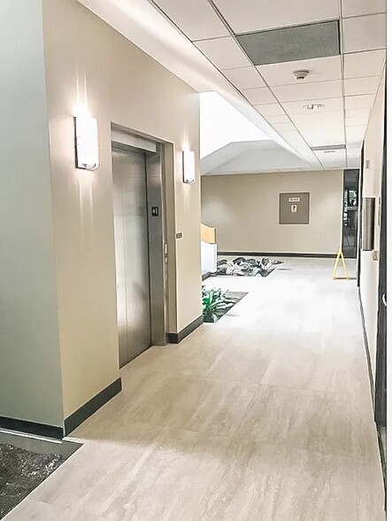 More Photos Of 2202 Timberloch Pl, The Woodlands Office For Lease