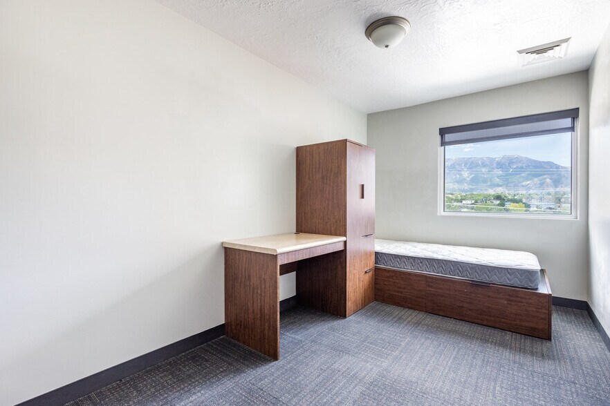 More Photos Of 600 S Geneva Rd, Orem Schools For Sale