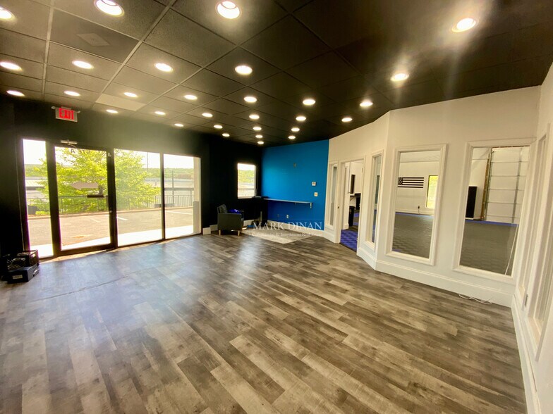 More Photos Of 102 Hilltop Dr, Pelham Medical For Lease