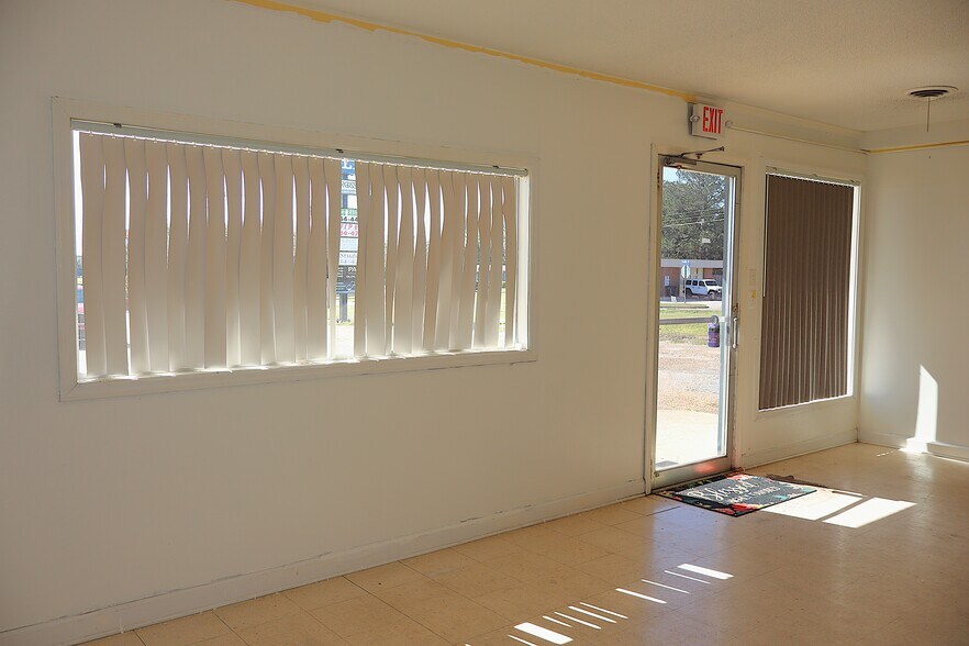 More Photos Of 501 Plaza Dr, Enterprise Storefront Retail Office For Sale